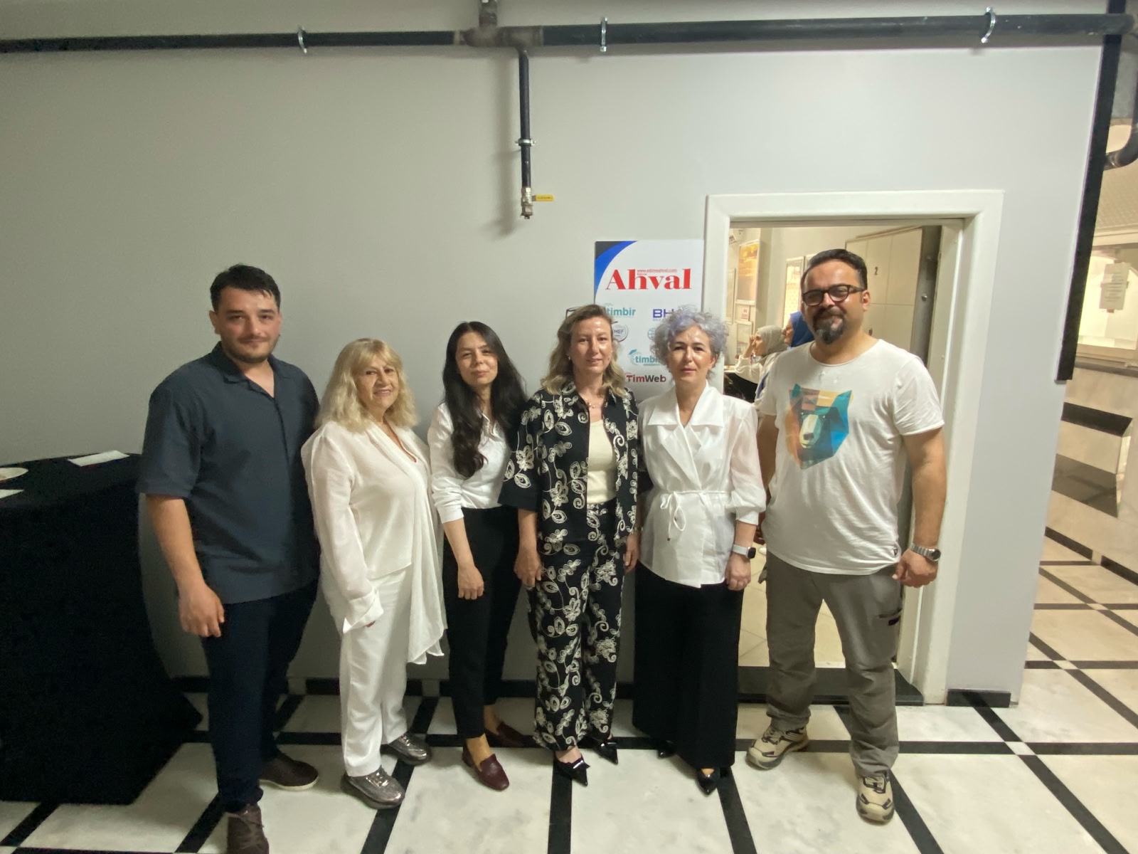 Edirne’de ilkeli, doğru ve objektif habercilik anlayışıyla kentin nabzını tutan, yerel basının güçlü sesi edirneahval.com internet haber sitesi, yayın hayatındaki 10’uncu yılını gururla kutladı.